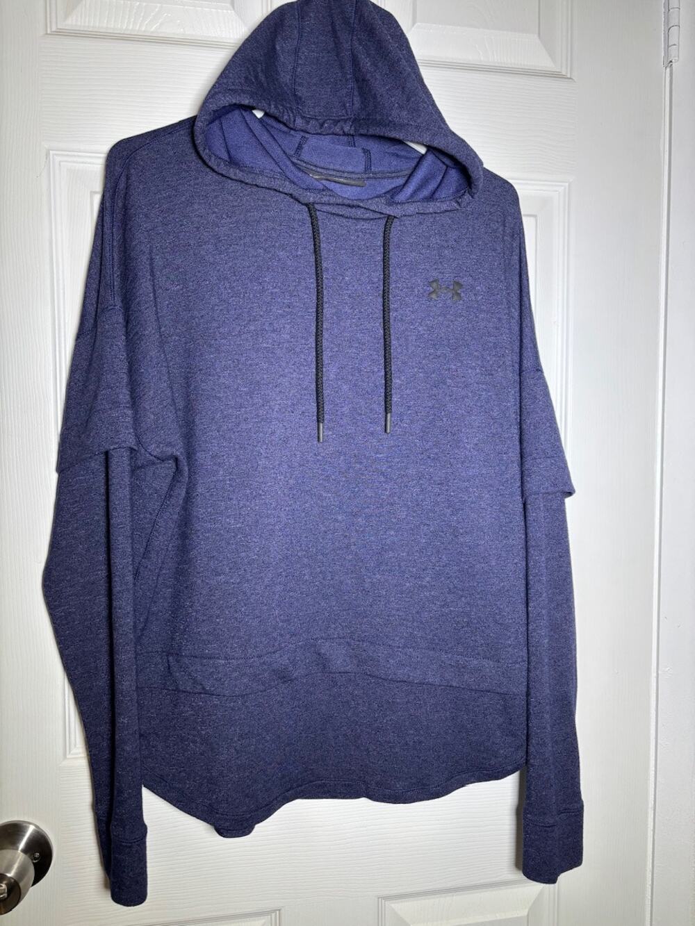 Under Armour Women's Loose Blue hoodie size Medium sportswear